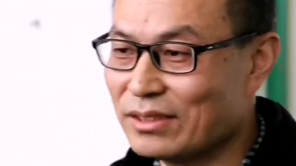 初中时已是物理“学霸”，张洪章物理老师对临池榜样给出高度评价