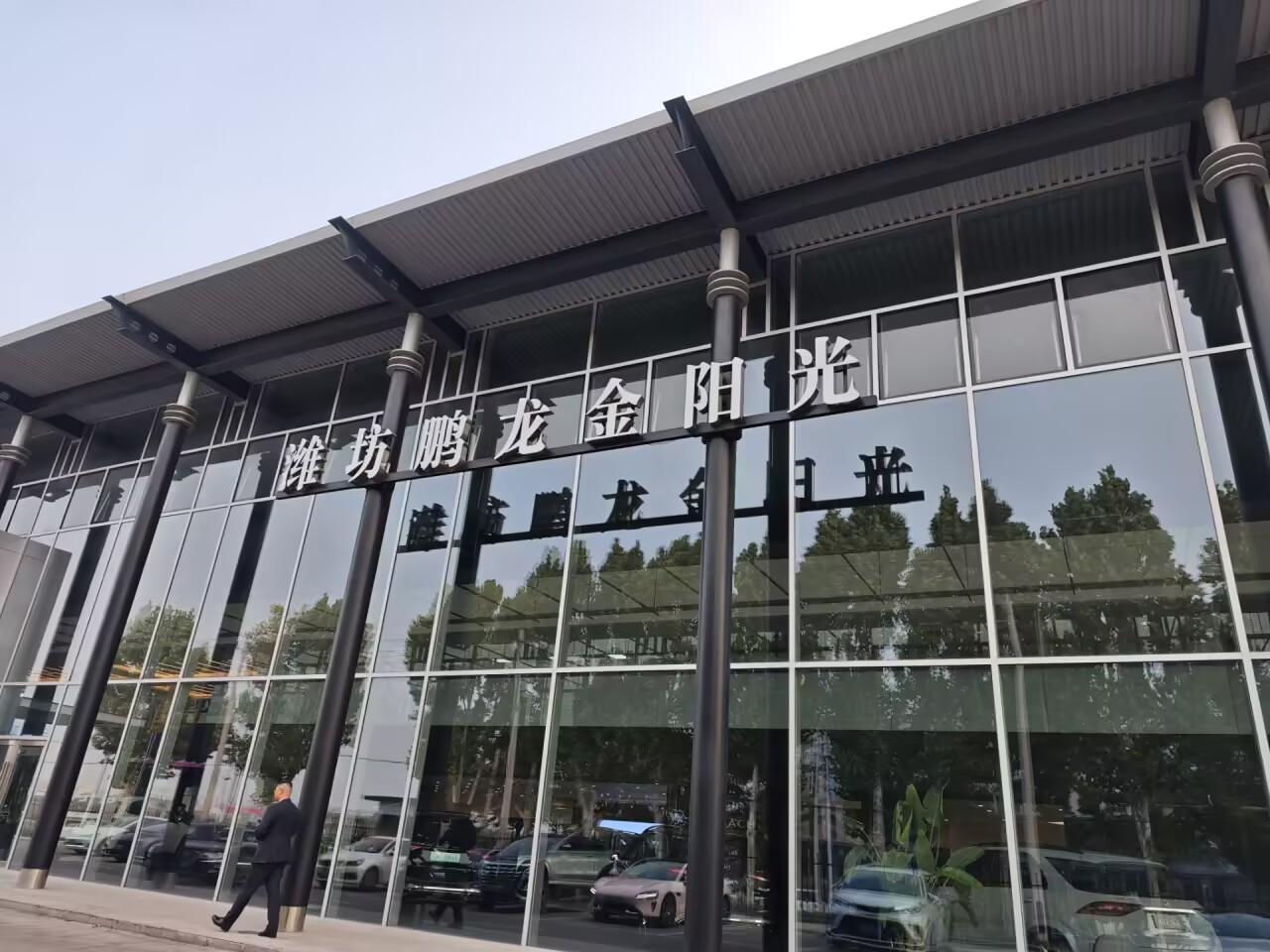 花50多万买奔驰车因故障出事故，4S店称检测正常