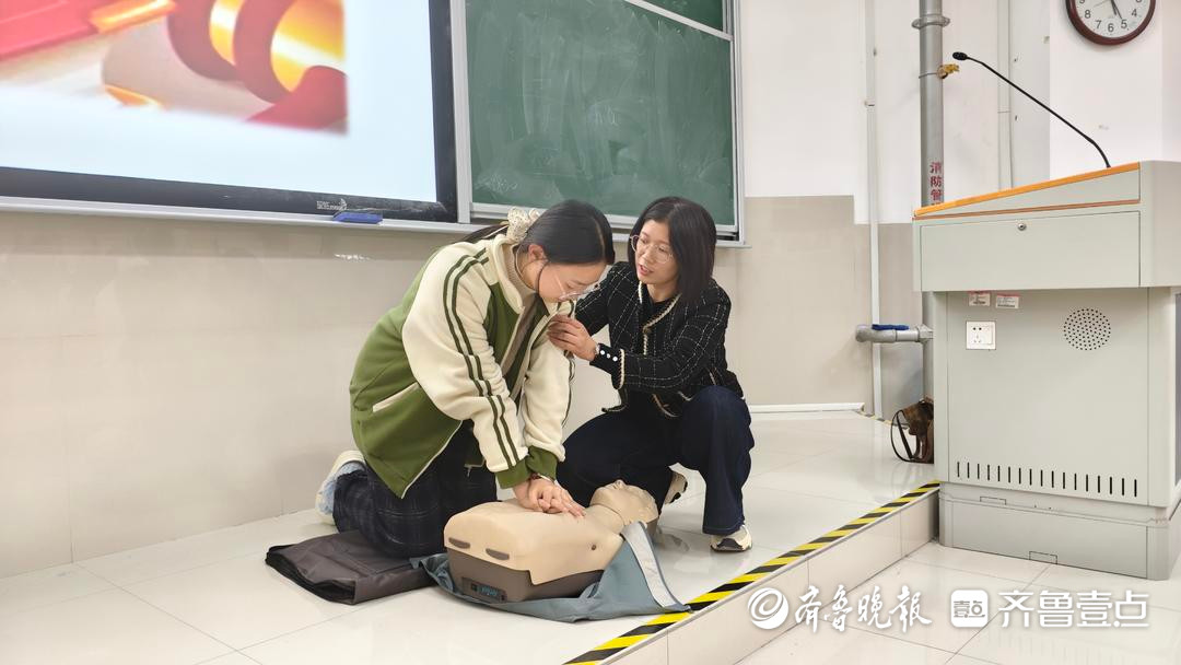 学急救护安全！壹点公益急救知识课堂走进济南大学