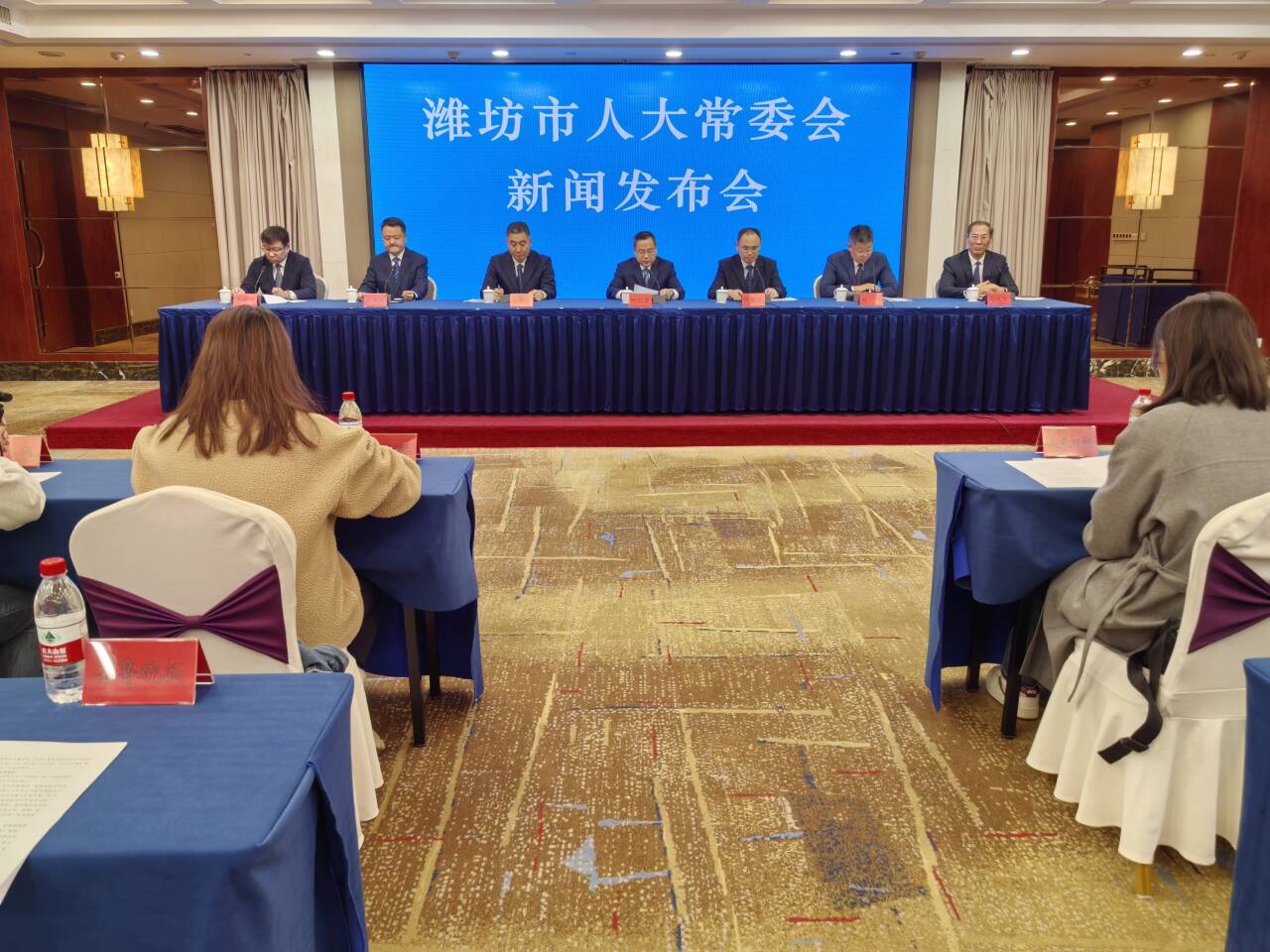 潍坊市人大常委会召开优化营商环境专题询问新闻发布会