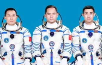 出发！张陆、武飞、张洪章三名航天员领命出征