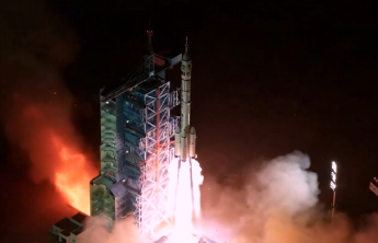 神舟二十一号载人飞船发射升空