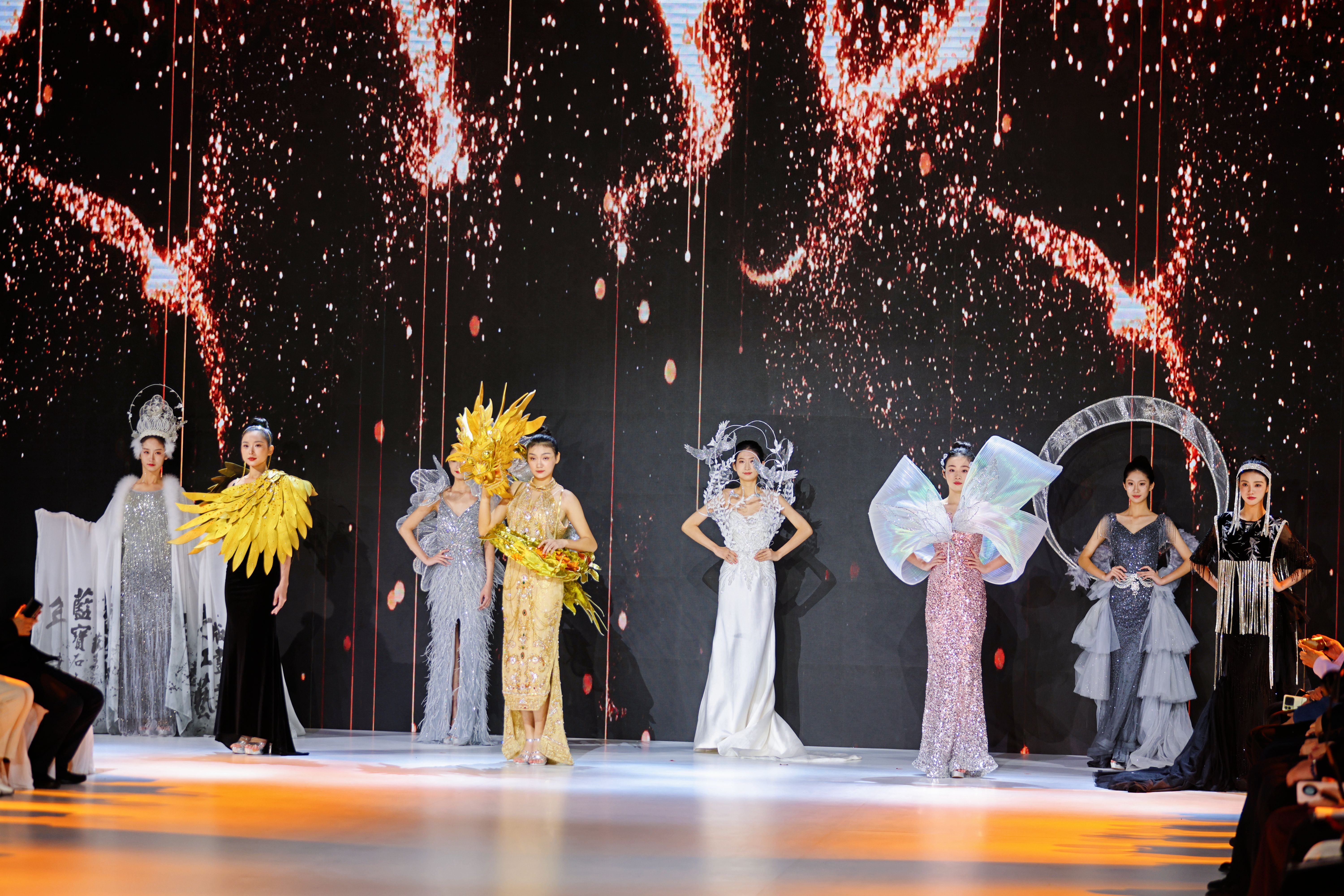 山东首届AI数实耦合服装设计大赛决赛暨职工创新创意成果展举办