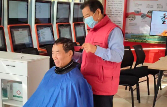 【爱暖银龄】聊城福彩开展“快乐公益 温暖同行”敬老活动