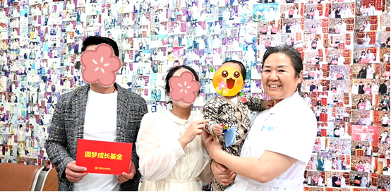 江苏直达济南迎好孕，济南嘉乐生殖医院喜迎一家三口来报喜