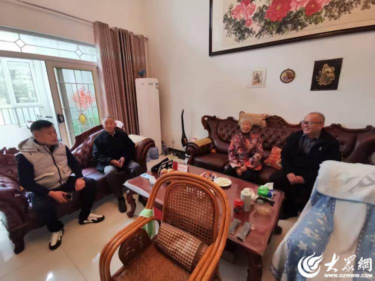 聊城市市场监管局开展重阳节走访慰问活动