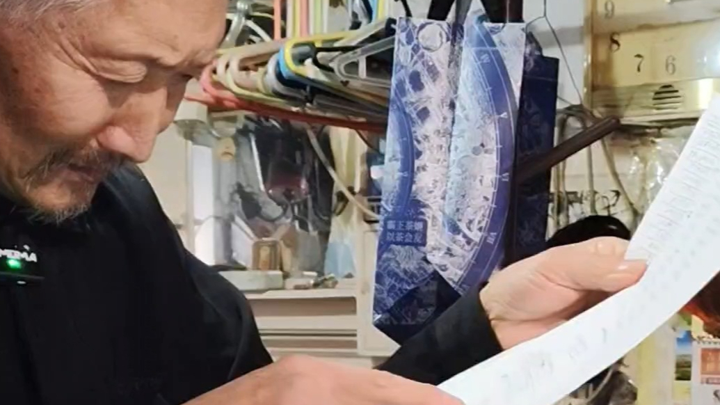 果然视频｜72岁保洁爷爷为何痴迷数学？曾梦到题目，在梦中算题