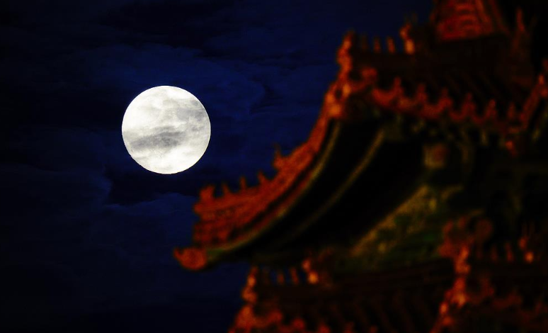 年度最大“超级月亮”来了！今晚记得抬头看