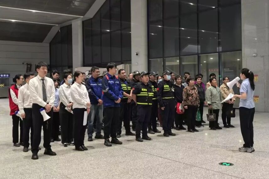 壹探轨道｜为新开线路做准备！济南地铁组织开展大客流应急演练