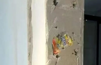 杭州一楼盘现“饮料瓶砌墙”？调查结果公布