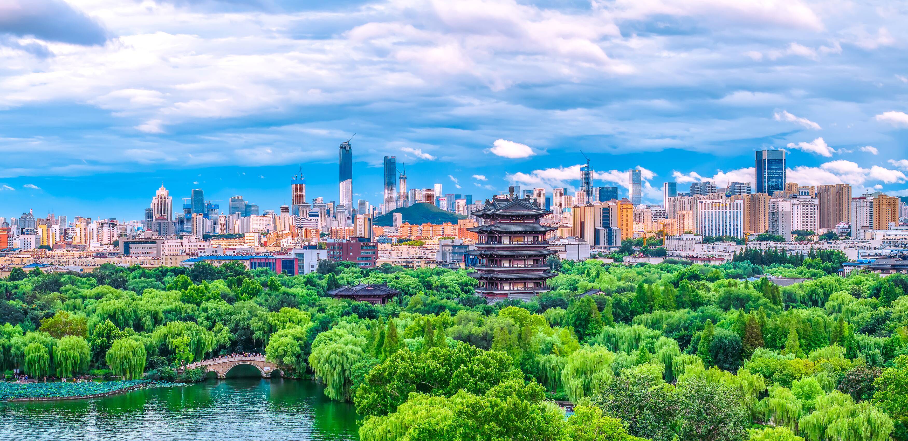 济南冲进全国前五，藏着这些关于“人”的密码