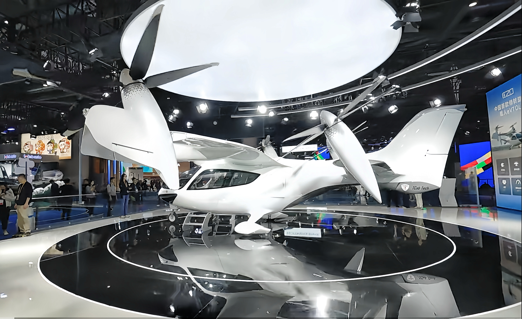 当“四叶草”遇上进博会，智能“黑科技”上演明日世界