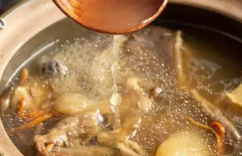 “冬补就得大补”？专家：冬补不等于蛮补