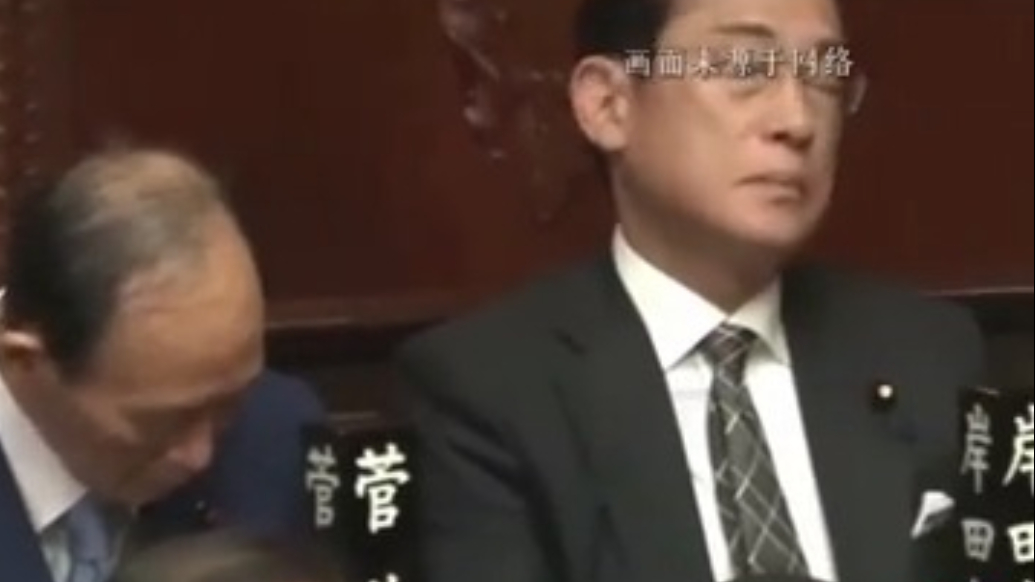同时双目紧闭，日本一众前首相在国会都睡着了？