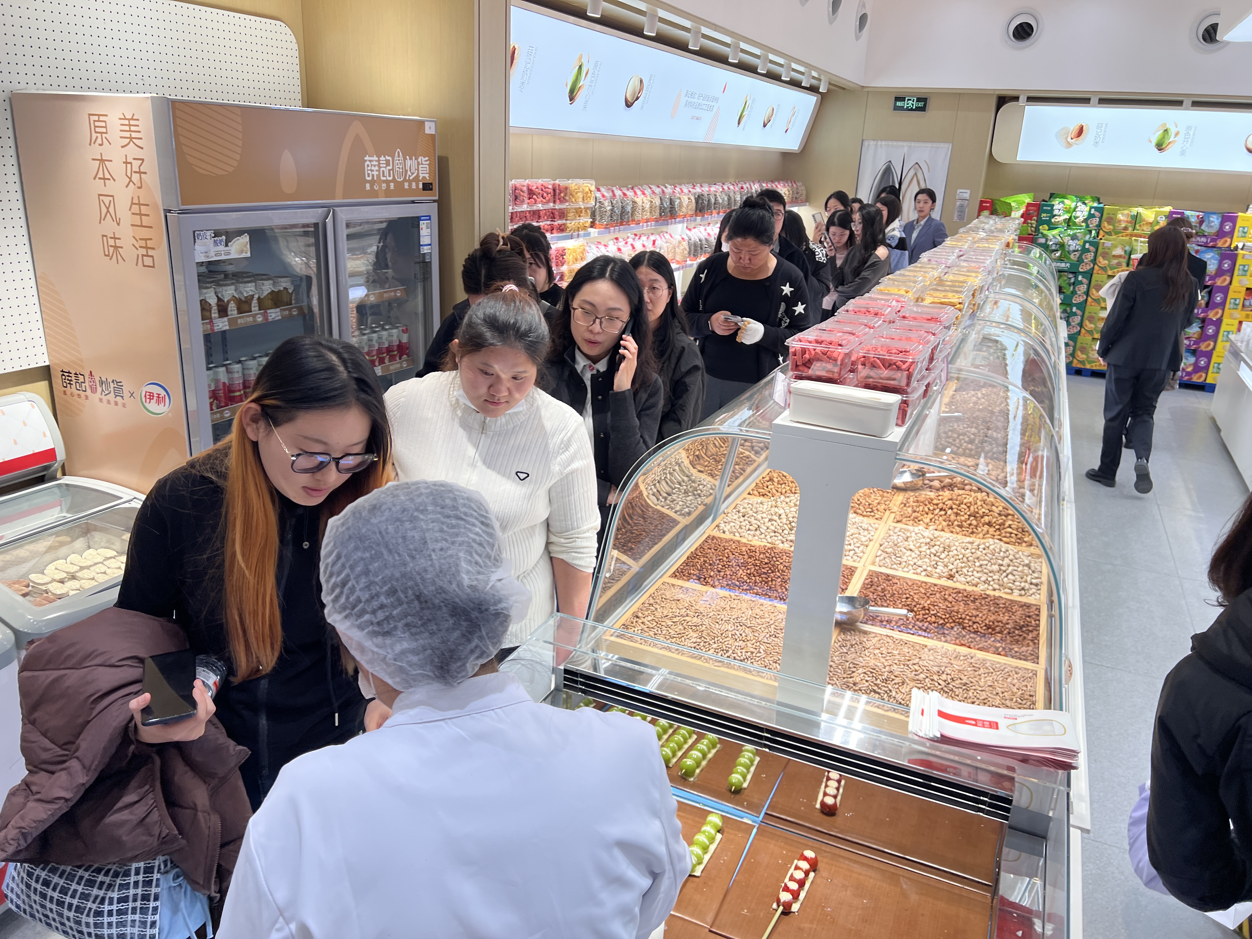 全网疯抢的奶皮子糖葫芦炒到98元！薛记9.9元破局开售