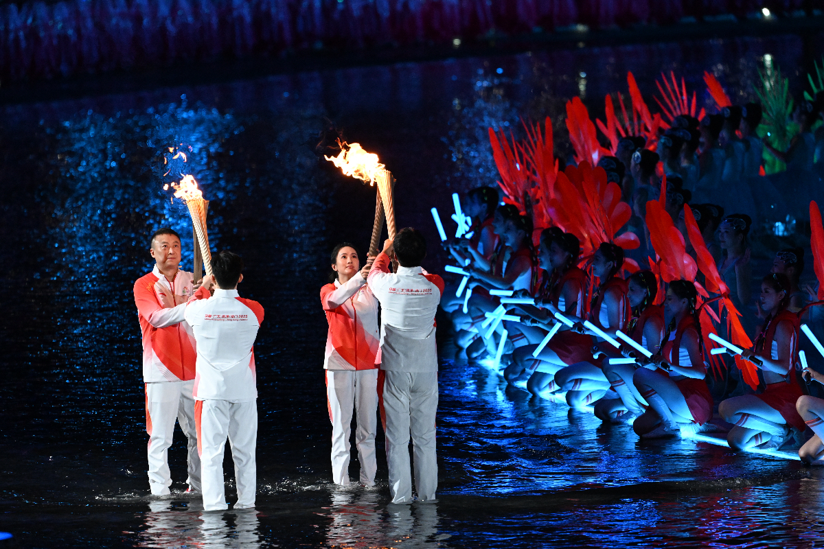 图集|全运火炬依次传递，主火炬点燃瞬间震撼全场