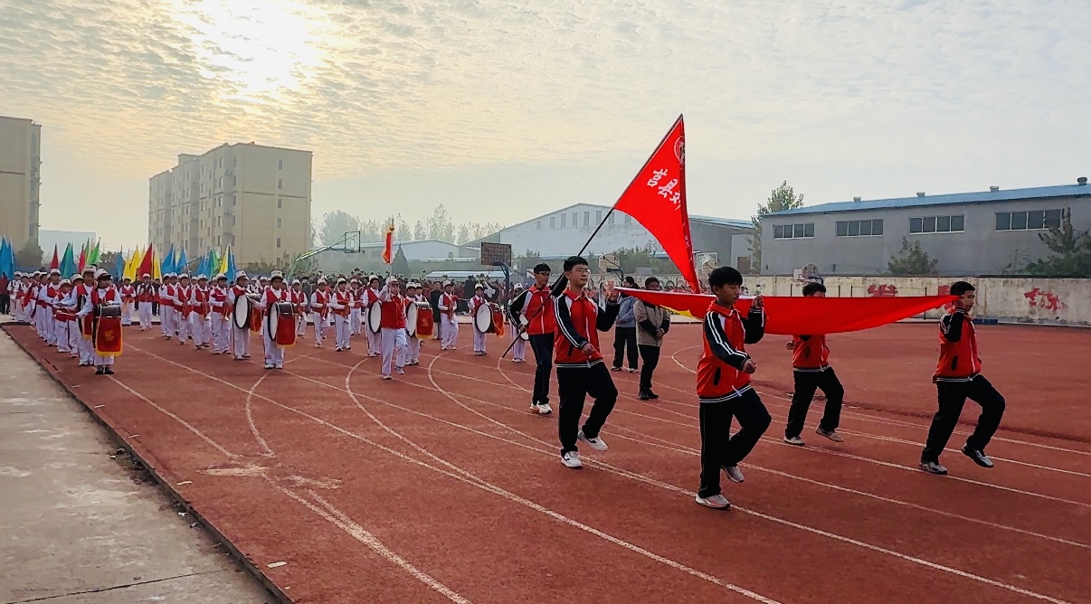 驰骋赛场，青春飞扬！莒县刘官庄镇中心小学举行秋季运动会