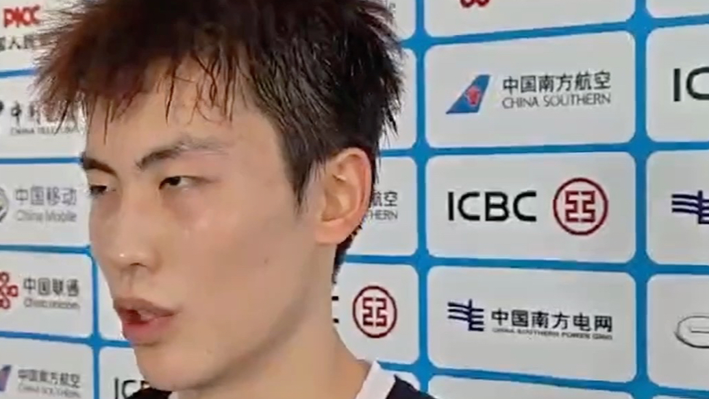 果然视频|羽毛球青年男团半决赛高肖博胜出：为球队必须拿这一分