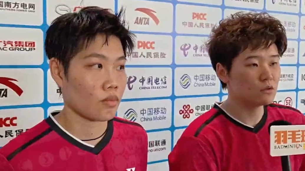 果然视频|都说听她的！羽毛球女团赛后，黄东萍和谭宁谦虚上了