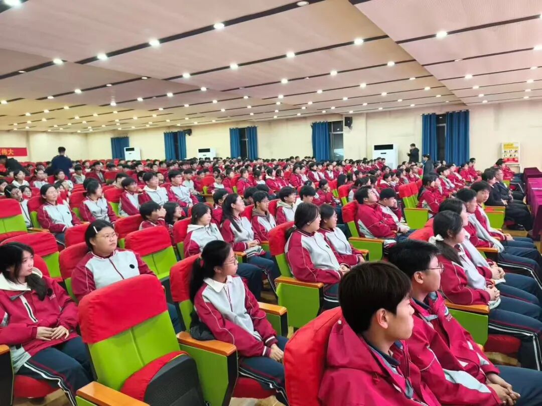 强化管理促成长，临沂鲁州高级中学召开学生管理大会