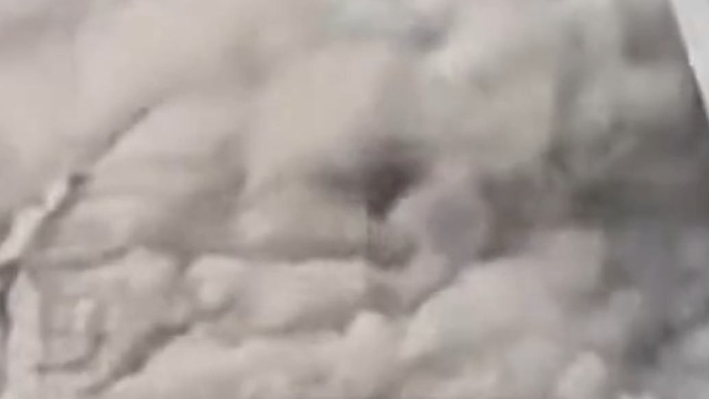 发生垮塌的红旗桥今年一月中跨合龙，阿坝州交通局否认垮塌与桥梁质量有关