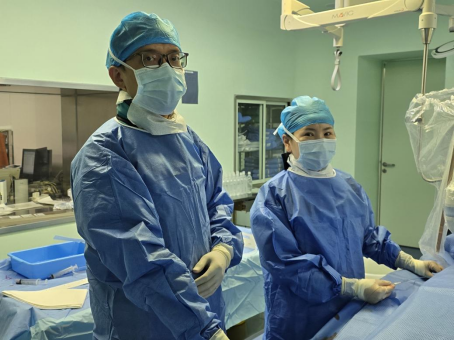 从泰国“打飞的”跨国寻医！青岛市立医院精准医疗破“高压”困局