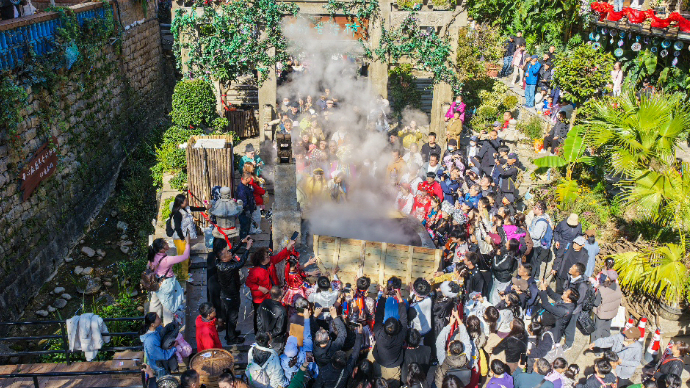 红叶柿岩荣膺中国“50赏秋景点”，本月启动浪漫初冬游