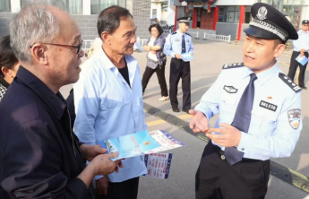 《人民公安报》点赞济宁民警李富国，他深耕善治护辖区安宁