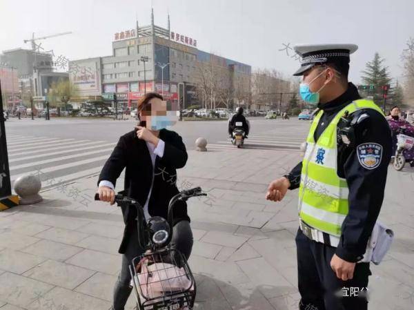 安全接送从戴好头盔开始