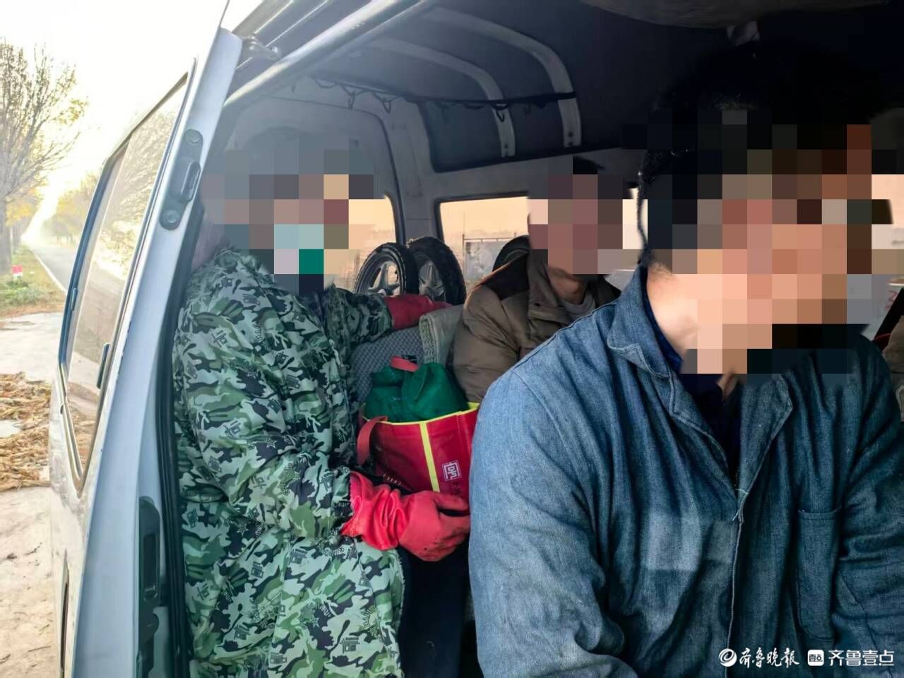 危险！图省事儿面包车超员又载货，等出事就晚了