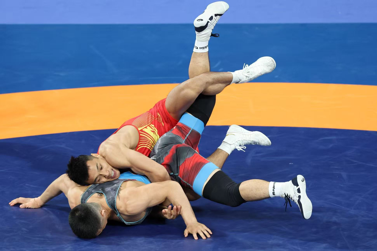 图集｜山东选手刘瑞斩获十五运摔跤男子古典式77公斤级冠军