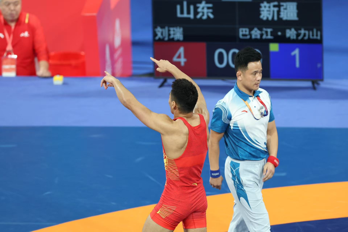 图集｜山东选手刘瑞斩获十五运摔跤男子古典式77公斤级冠军