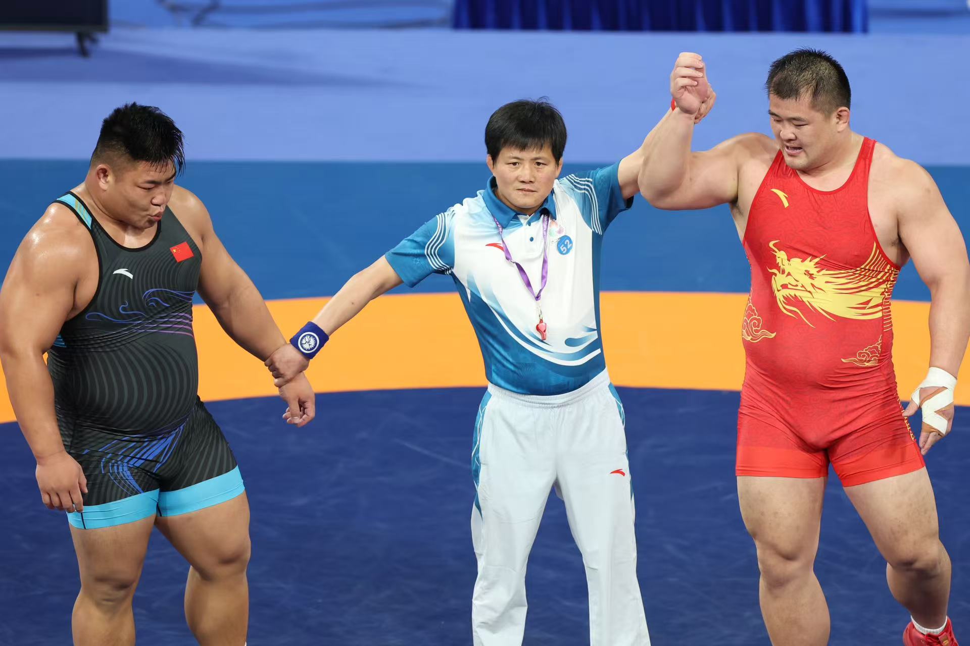 图集｜山东选手孟令哲斩获十五运摔跤男子古典式130公斤级冠军