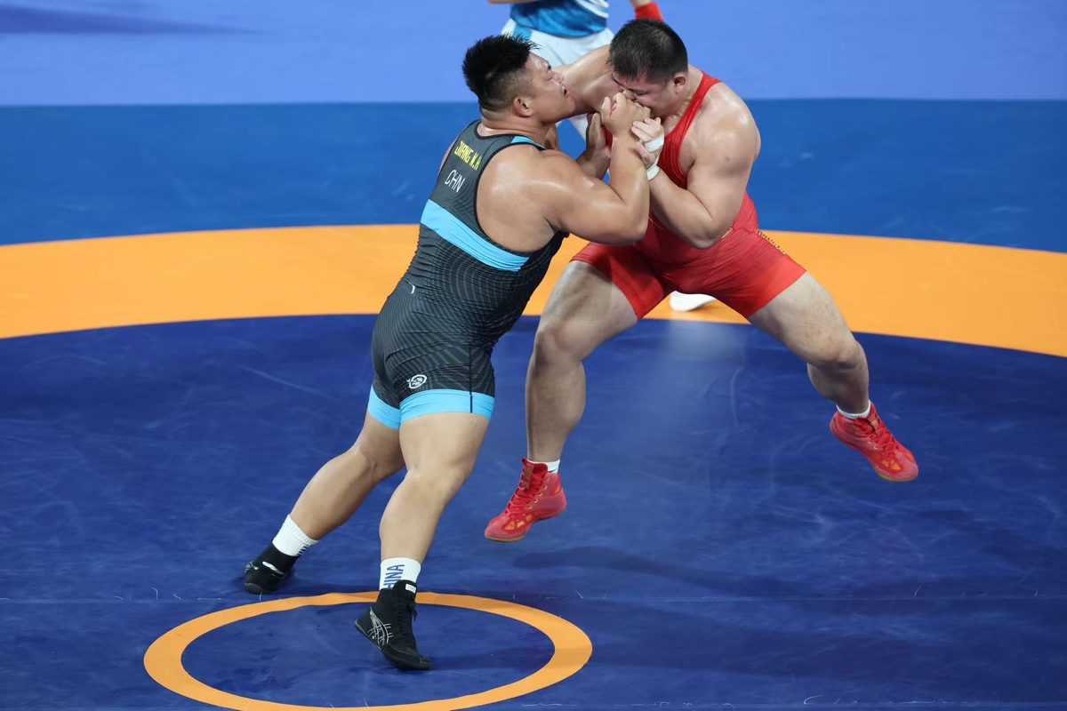 图集｜山东选手孟令哲斩获十五运摔跤男子古典式130公斤级冠军