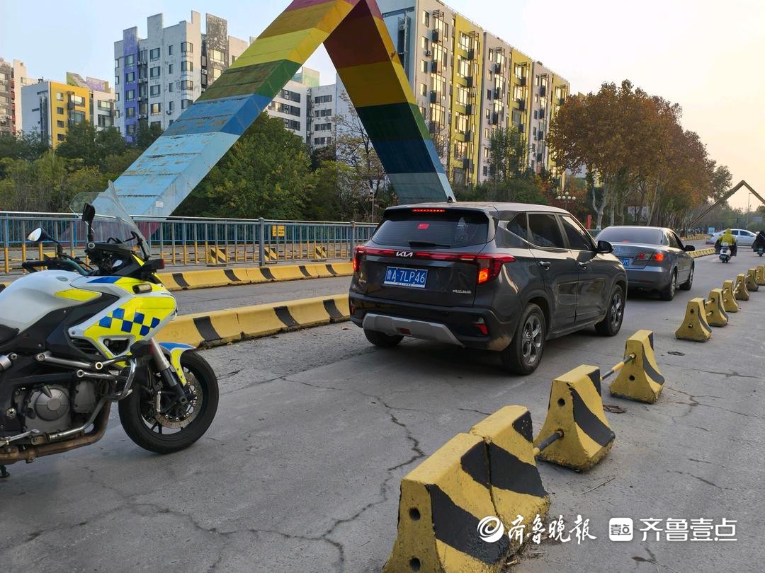 情报站|济南阳光100小区附近两车追尾，早高峰出行请注意安全