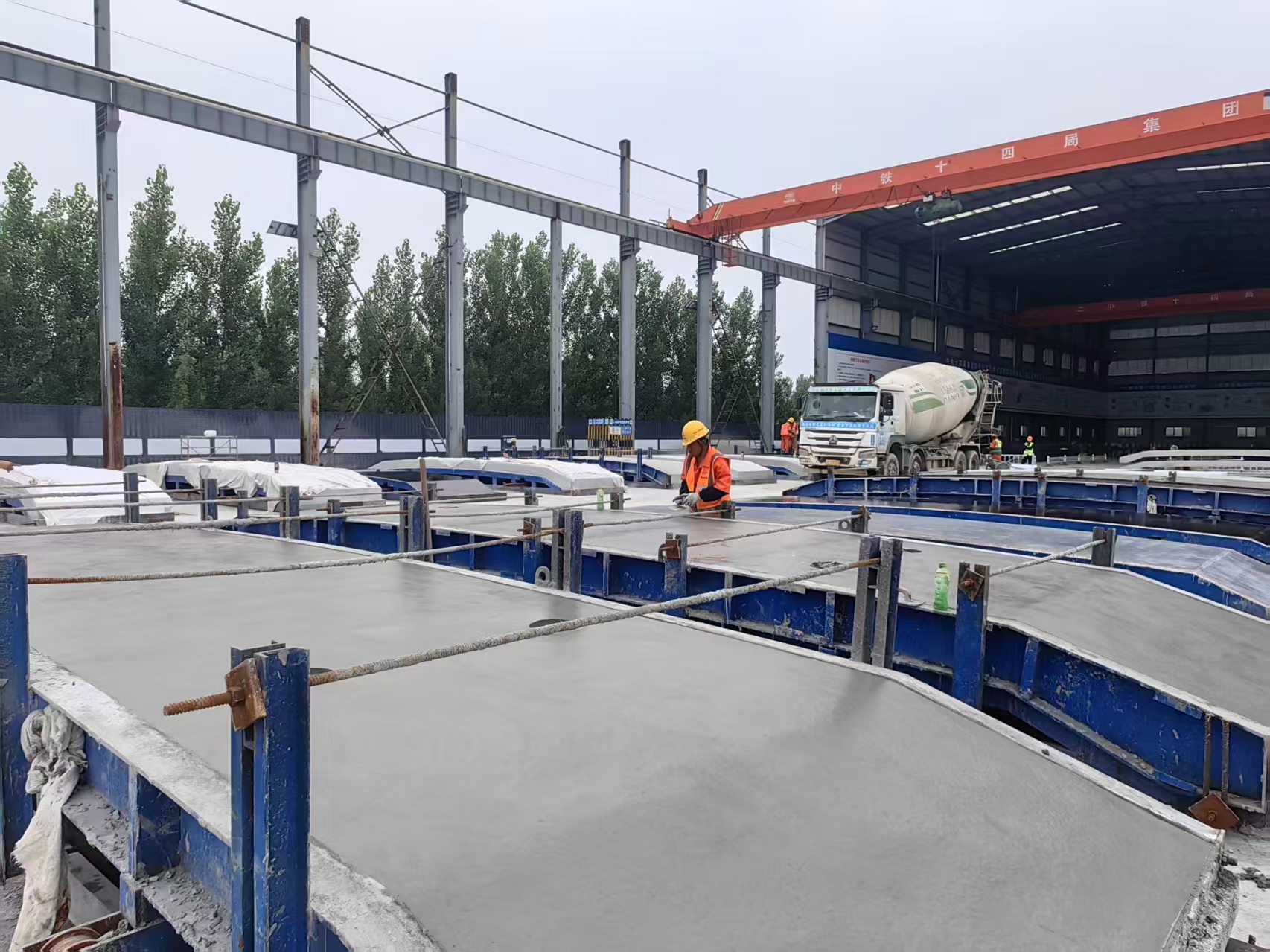 刷新通车“进度条”，济南黄岗路黄河隧道烟道板预制圆满完成