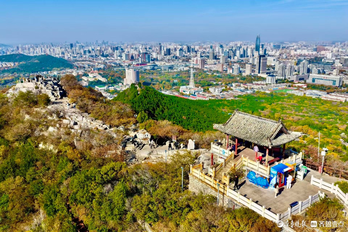 初冬，千佛山顶暖洋洋