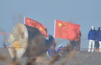 神舟二十一号载人飞船返回舱成功着陆，神舟二十号航天员乘组状态良好