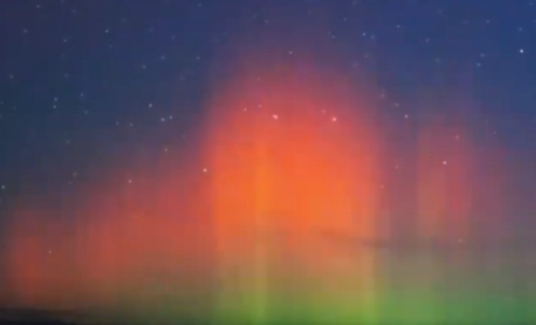 中国北方同步上演光影盛宴，为何不是极地也能看到极光？