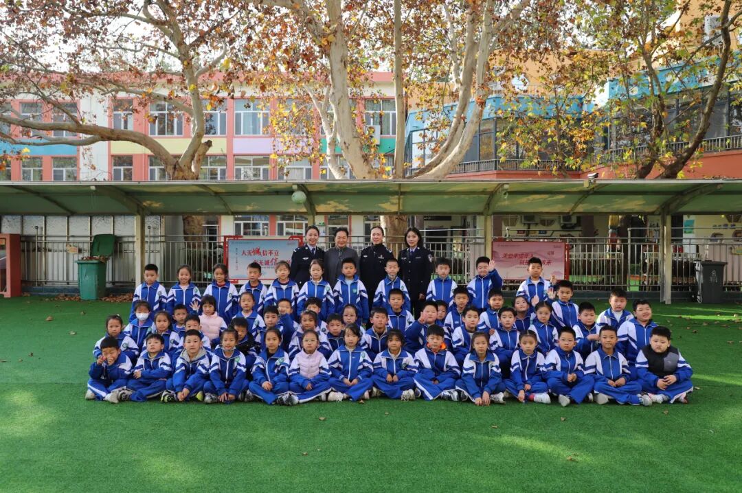 菏泽交警直属一大队走进菏泽市第一实验小学曹州路校区