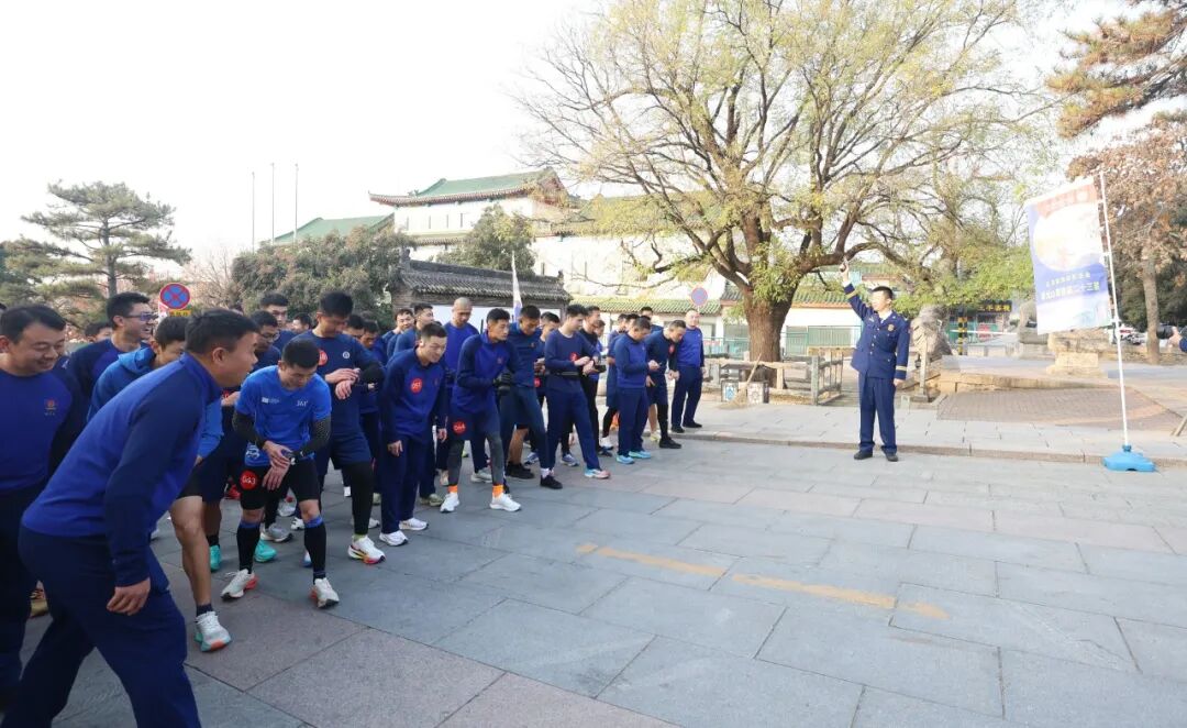 泰安市消防救援支队举办第三十二届登泰山比赛