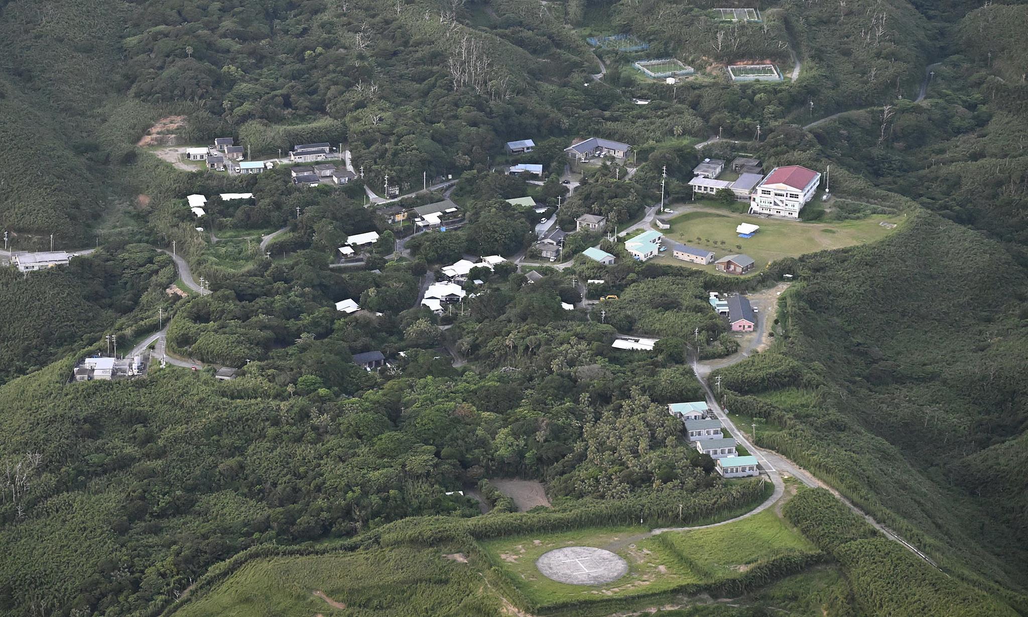 日本鹿儿岛樱岛火山今天凌晨两次喷发，喷烟高度达4400米