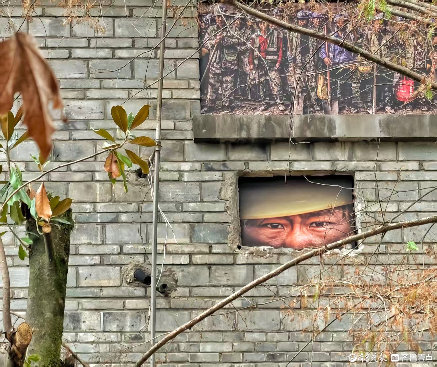浙江丽水摄影节，老墙里的眼睛
