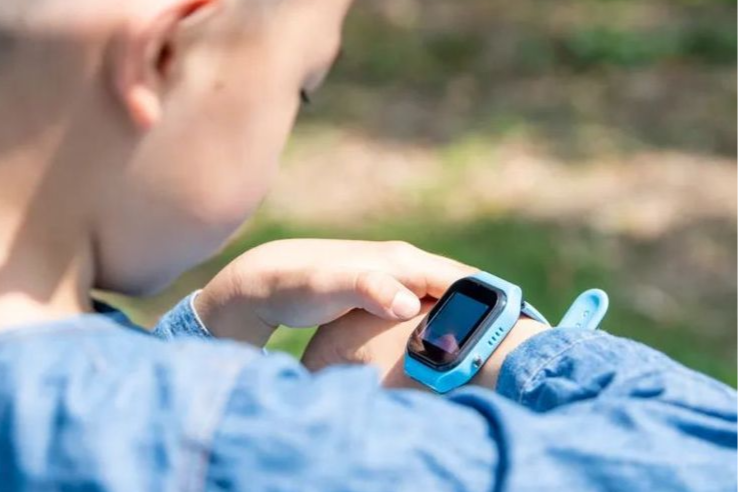 “手表社交圈”？孩子的世界不该被算计