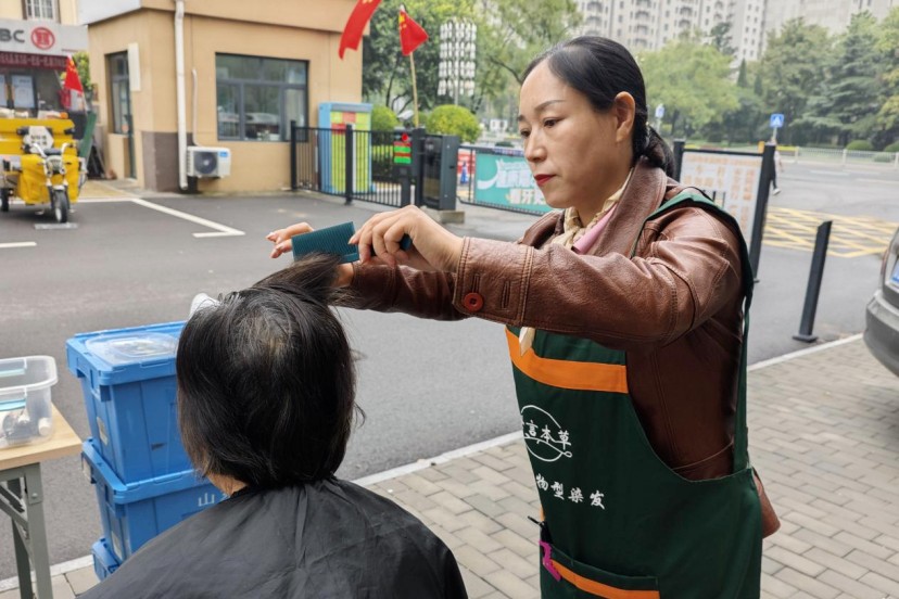 信宏仁闪光者｜闫继华：为八百余人免费理发，用爱传递利他精神