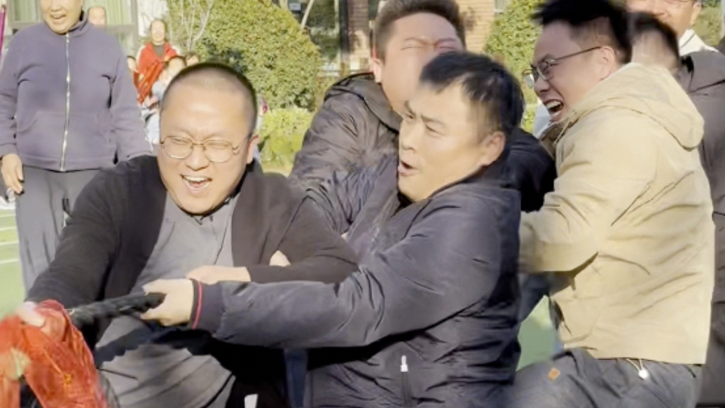 果然视频｜历下一幼举办亲子运动会，爸爸天团拔河燃炸全场