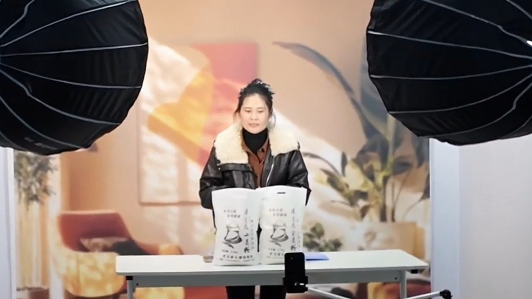 果然视频|1个月卖了100多万！淄博返乡青年数字创业为乡亲免费电商培训