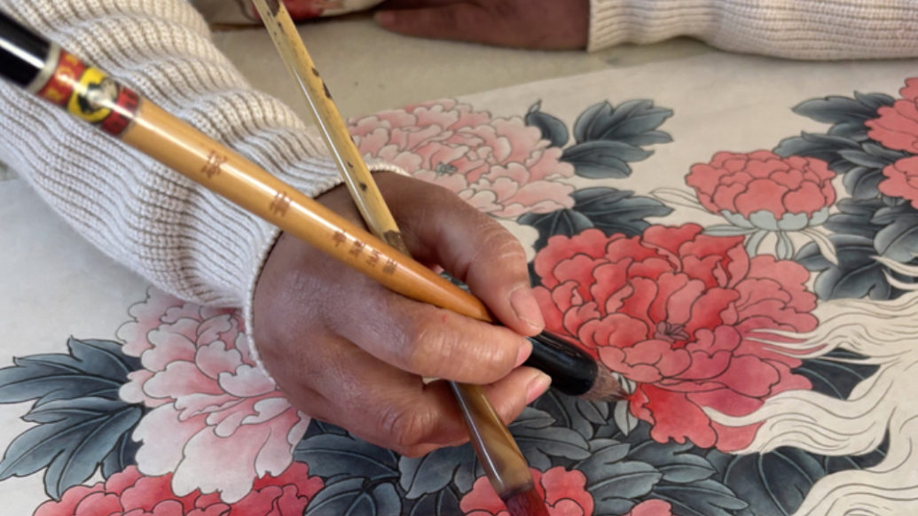 农忙扛锄头，农闲执画笔，在家门口就能吃上“文化饭”