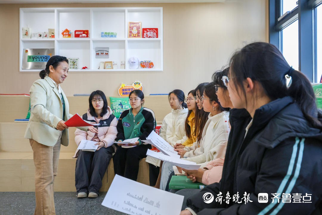 好书共读，花香传情！烟台这场文明实践活动上书香与花香交织