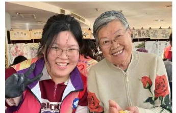 【爱暖银龄】解锁N种暖心模式！看烟台大学生如何“花式”敬老